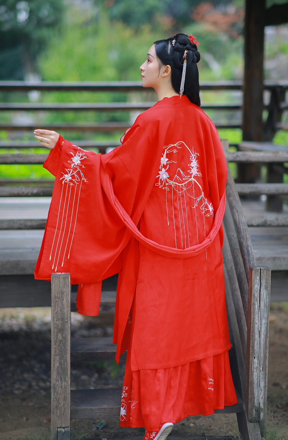 A Guide to Understanding Patterns in Traditional Fallahi Dress – JPK ...