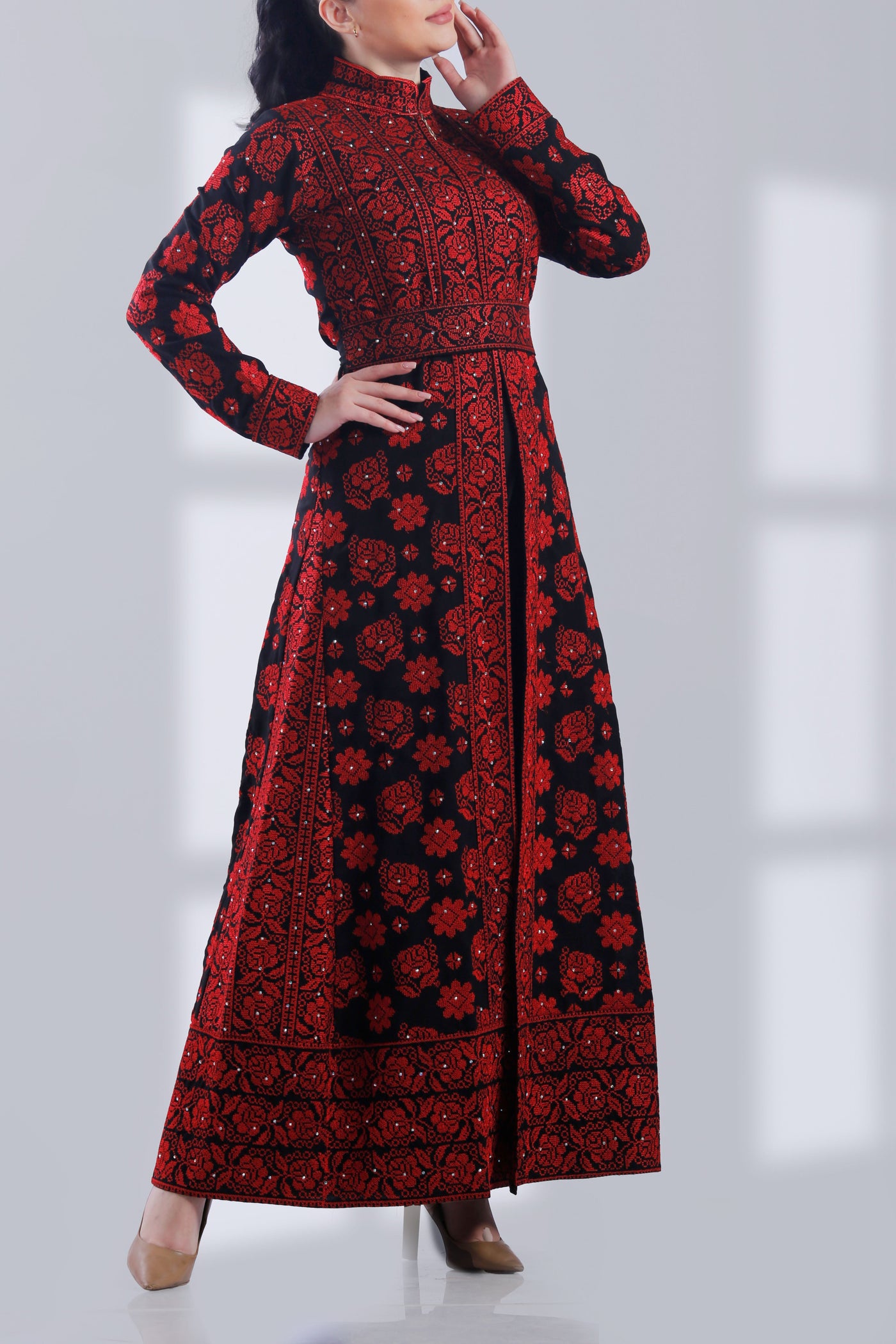 Embroidered Queen - Embroidered Palestinian / Jordanian Traditional Thobe dress