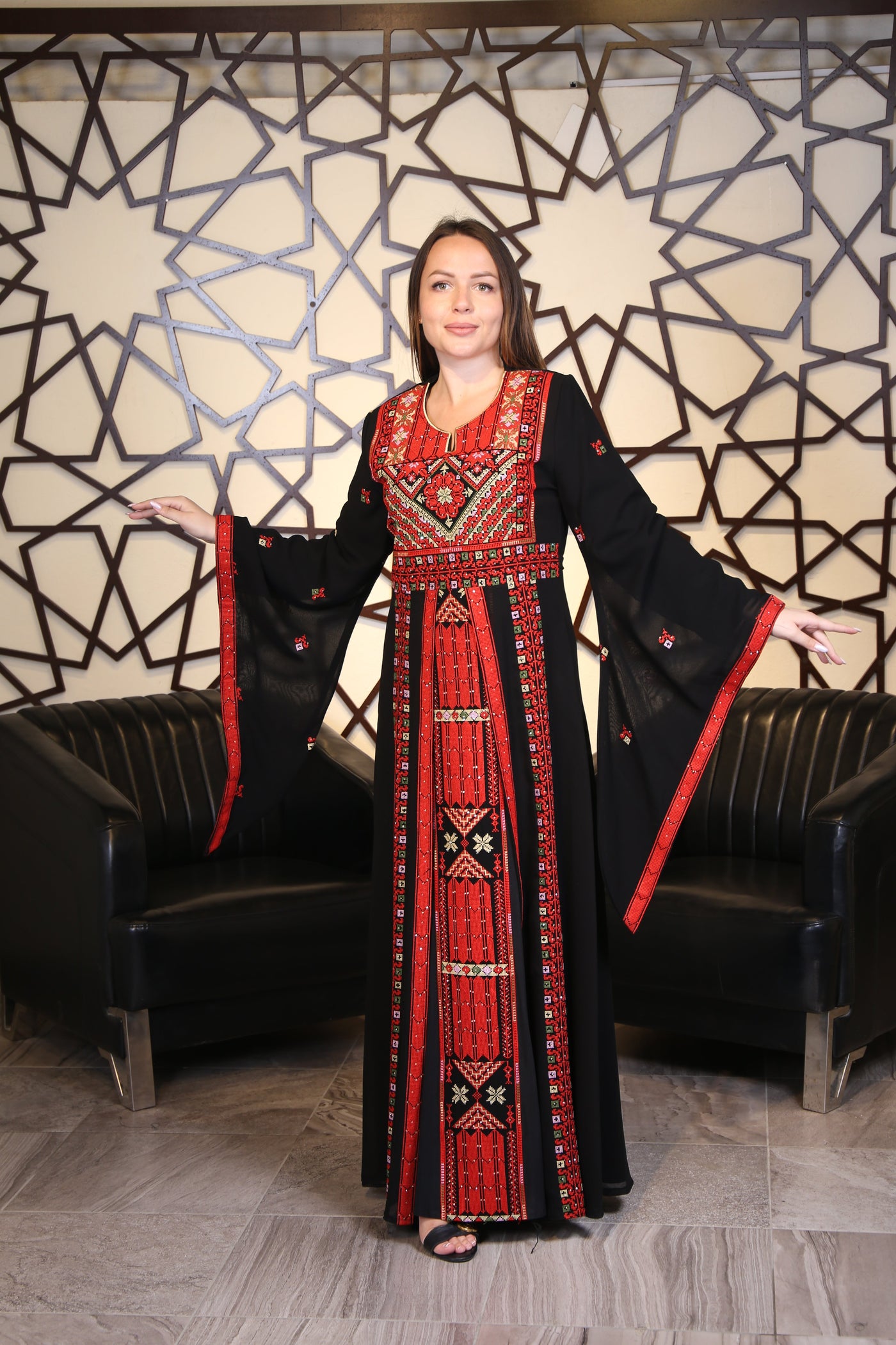 Yafa Elegance - Elegant Embroidered Palestinian Thobe