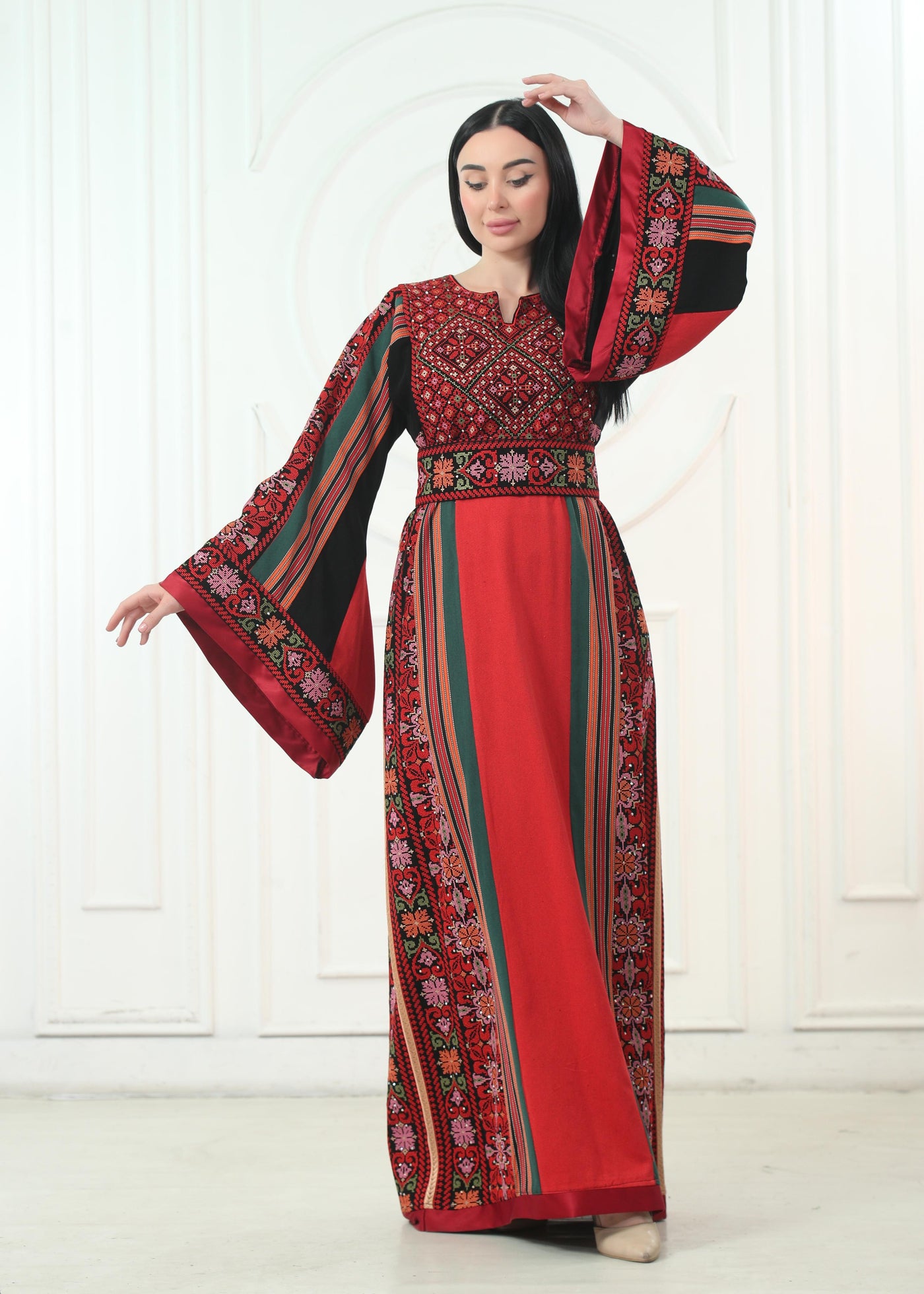 Elegant Majdalawi -High Quality Embroidered Palestinian Thobe