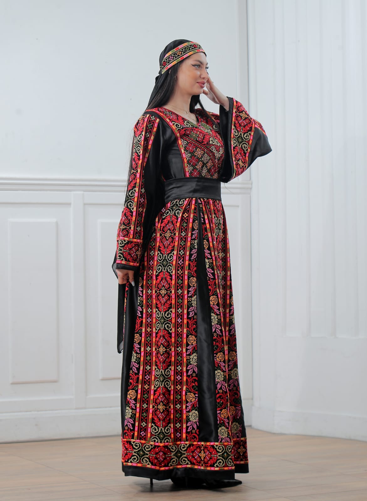 Crystal Of Jenin - High Quality Traditional Embroidered Palestinian Thobe
