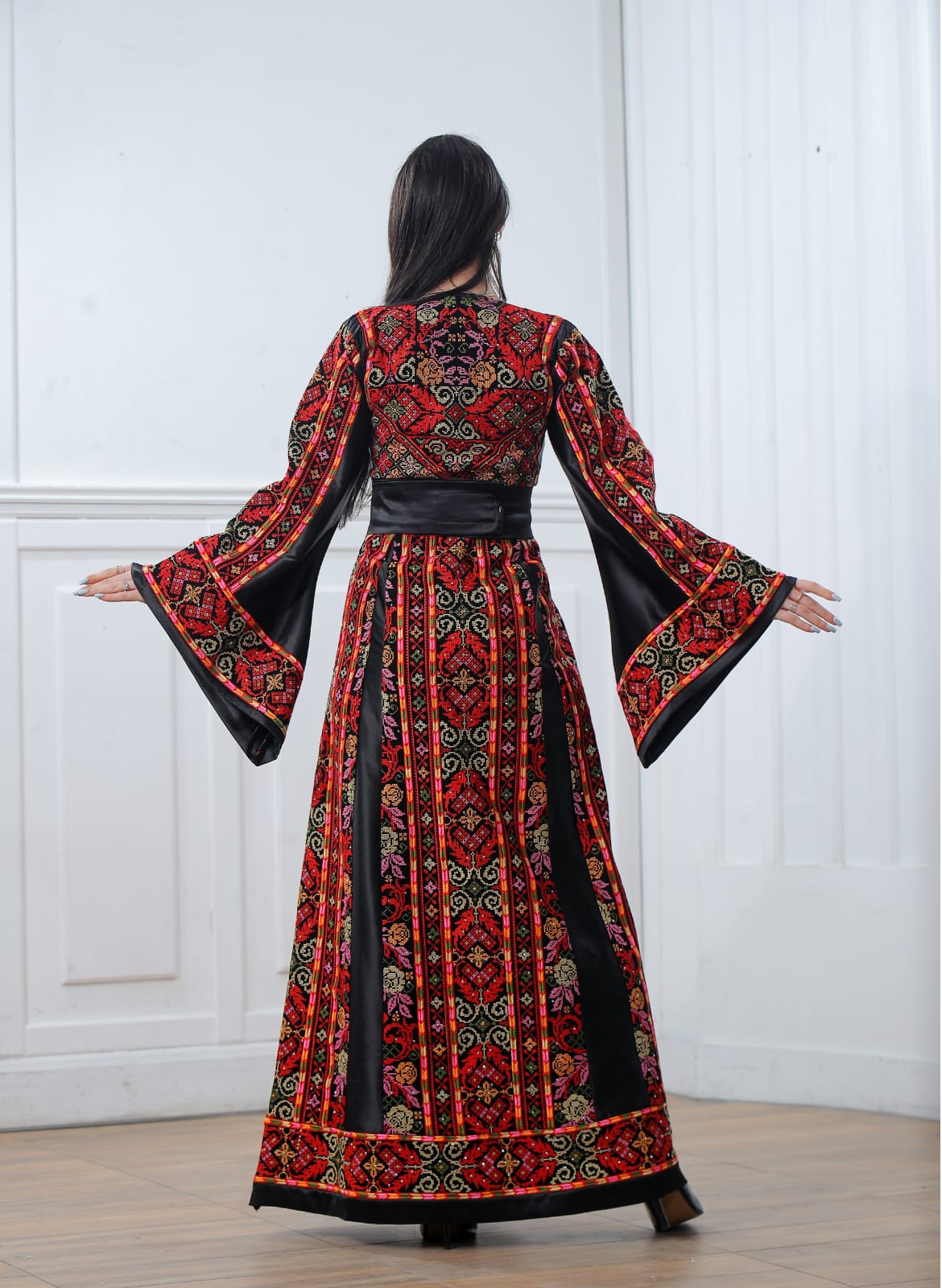 Crystal Of Jenin - High Quality Traditional Embroidered Palestinian Thobe