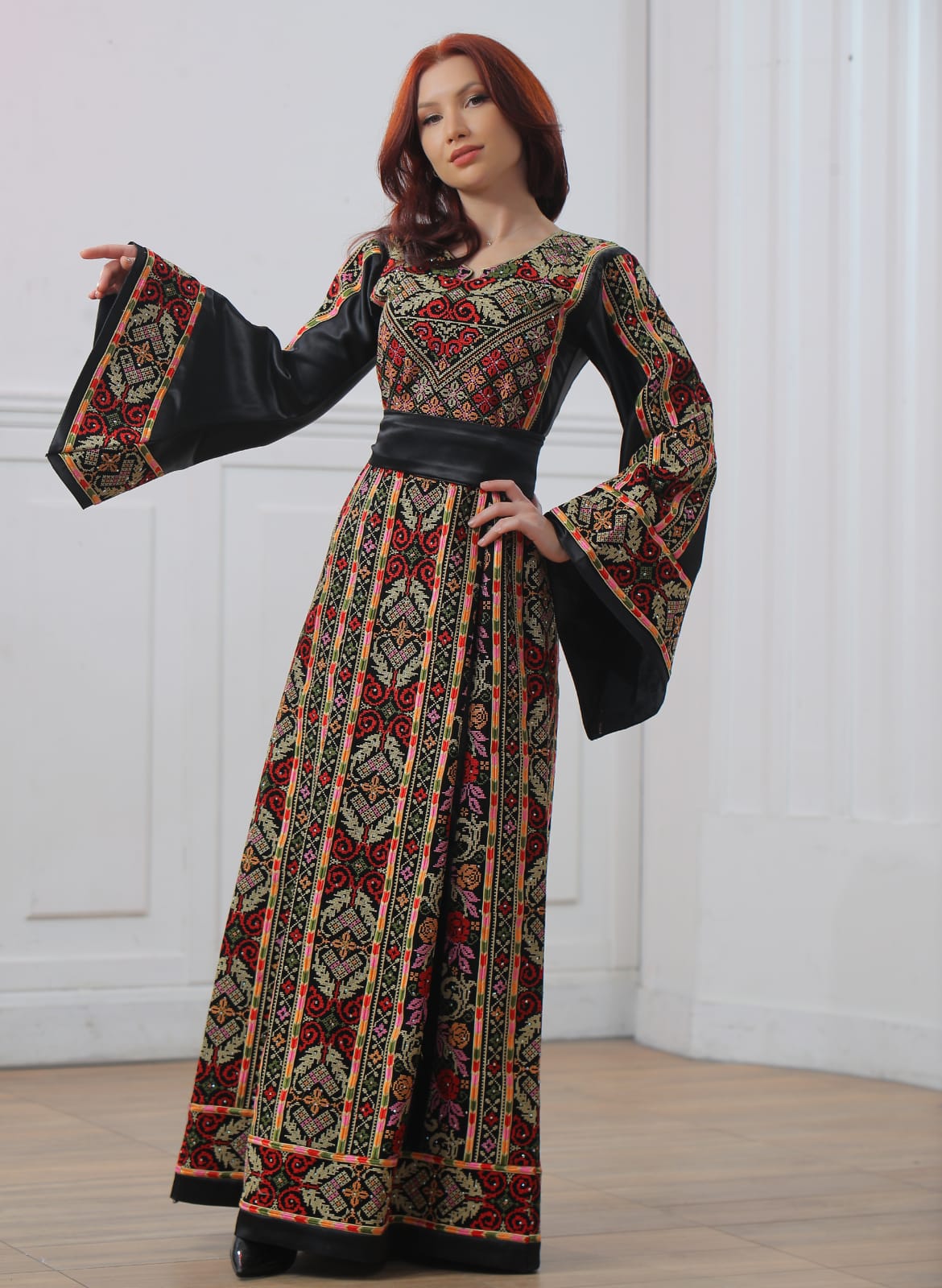 Safad Elegance - Elegant Embroidered Dress thobe