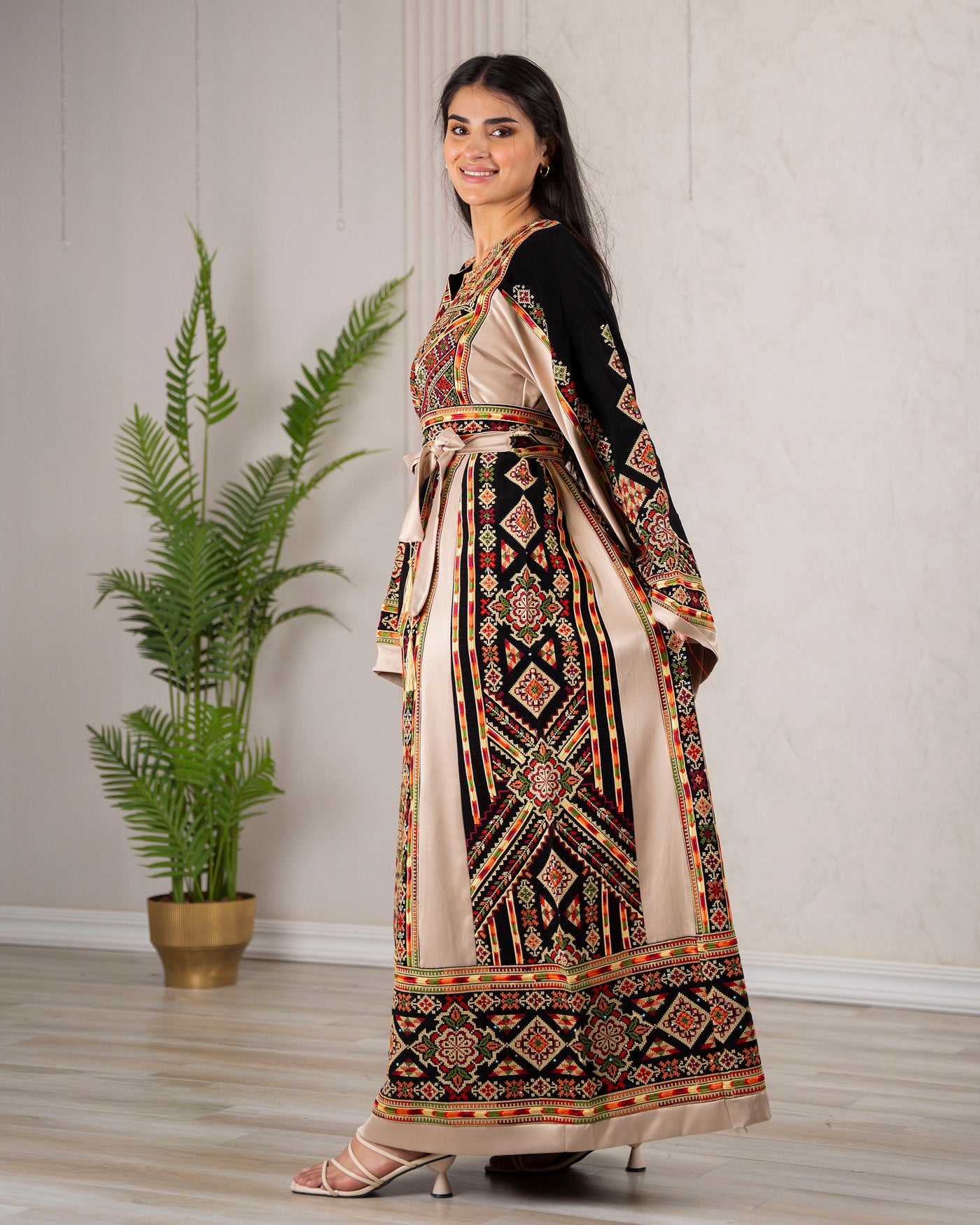 Crystal Of Hebron - High Quality Traditional Embroidered Palestinian Thobe