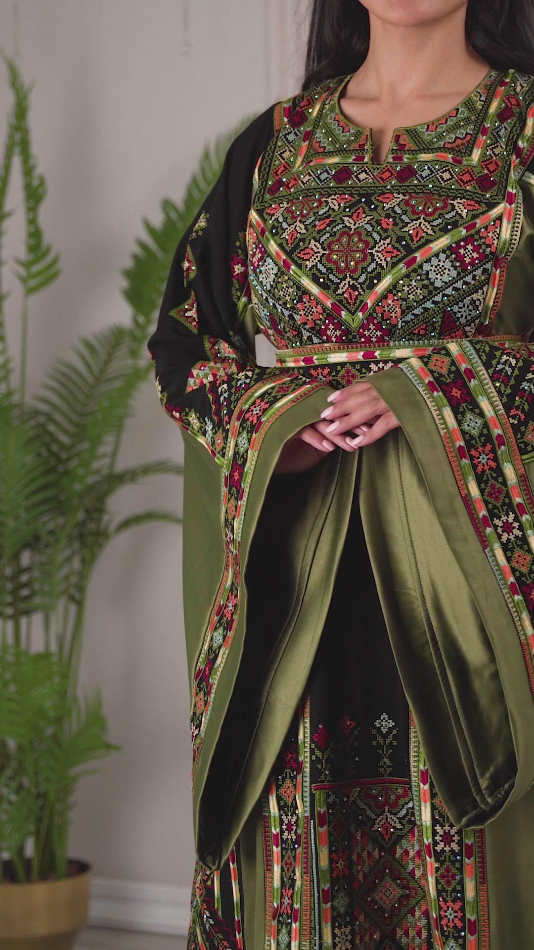Crystal Of Hebron - High Quality Traditional Embroidered Palestinian Thobe
