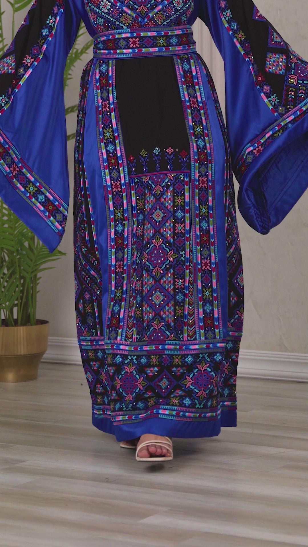 Crystal Of Hebron - High Quality Traditional Embroidered Palestinian Thobe